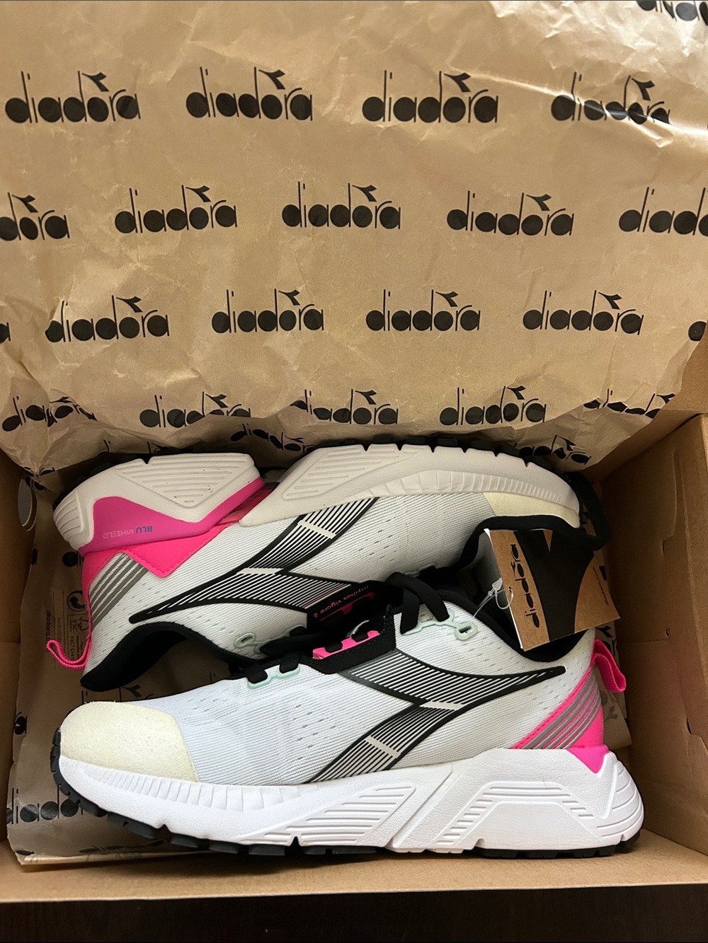 Diadora Mythos Blushield Vigore 2 Women’s 7.5